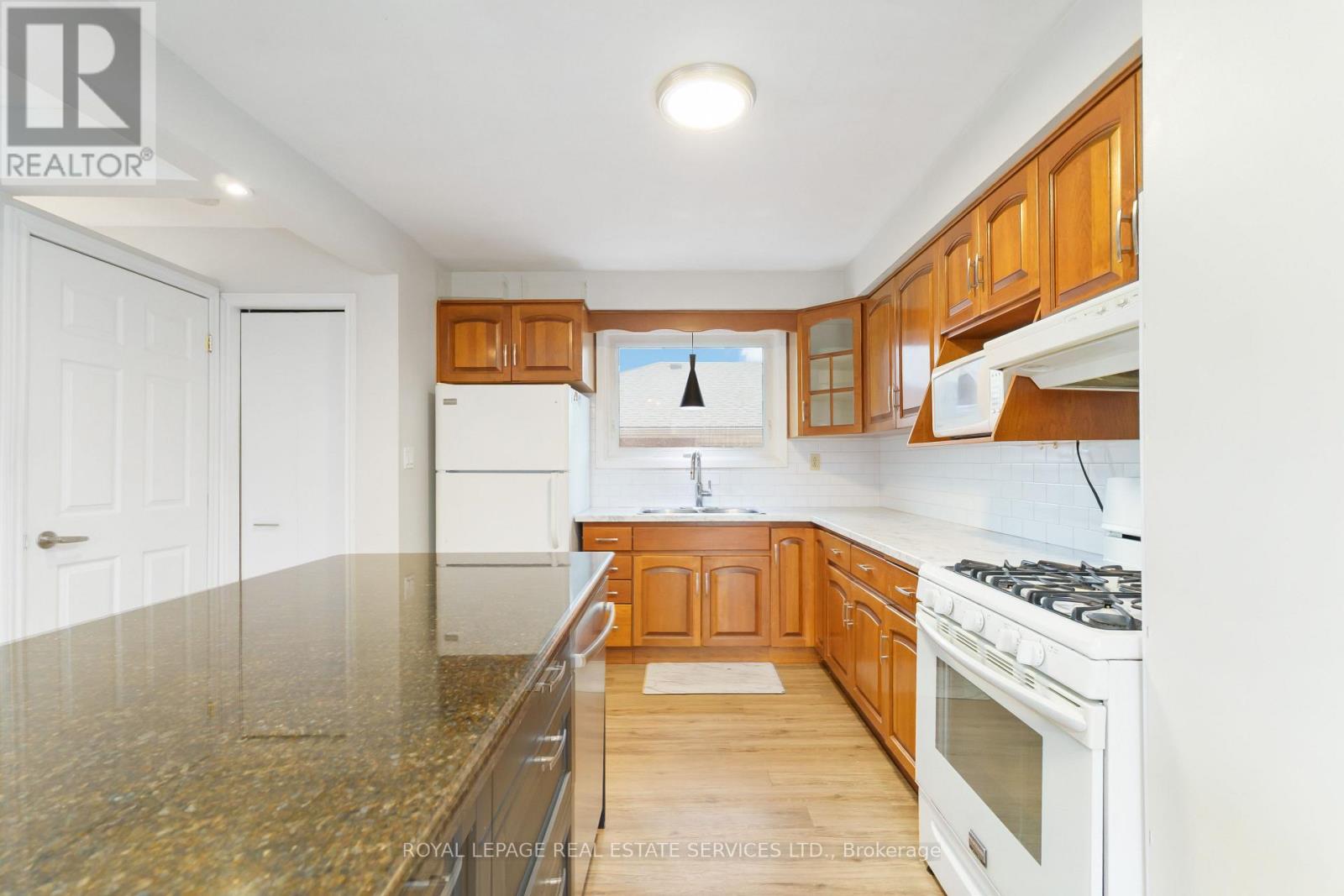 Main - 517 Mohawk Road W, Hamilton (Gilbert), Ontario  L9C 1X3 - Photo 11 - X12891264