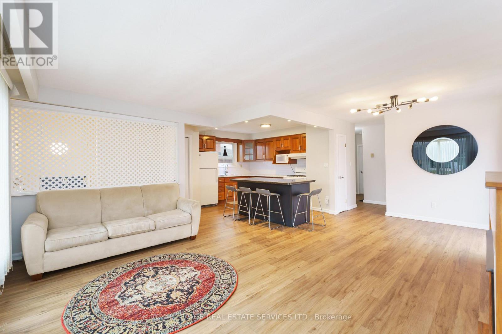 Main - 517 Mohawk Road W, Hamilton (Gilbert), Ontario  L9C 1X3 - Photo 5 - X12891264