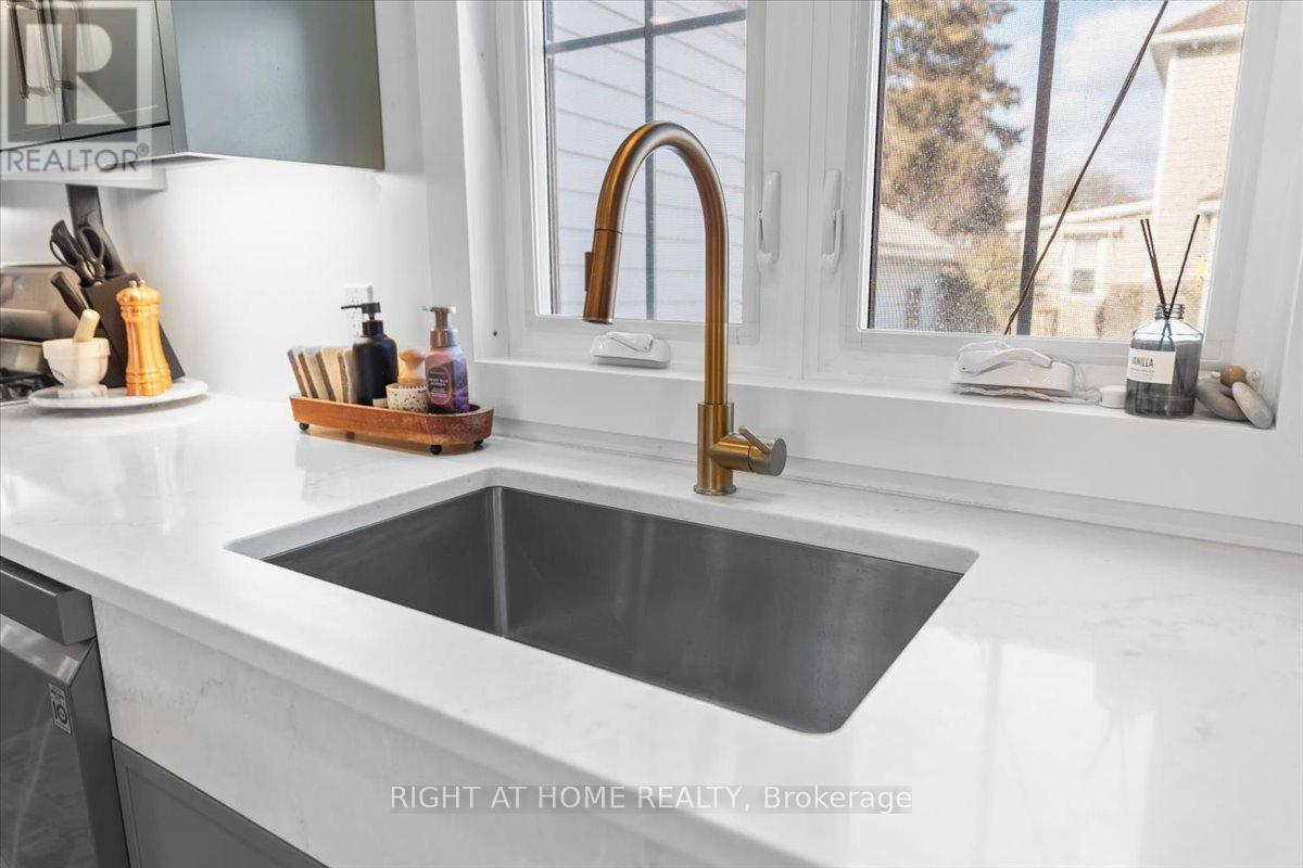 143 Russell Avenue, St. Catharines (Downtown), Ontario  L2R 1W2 - Photo 12 - X12891370