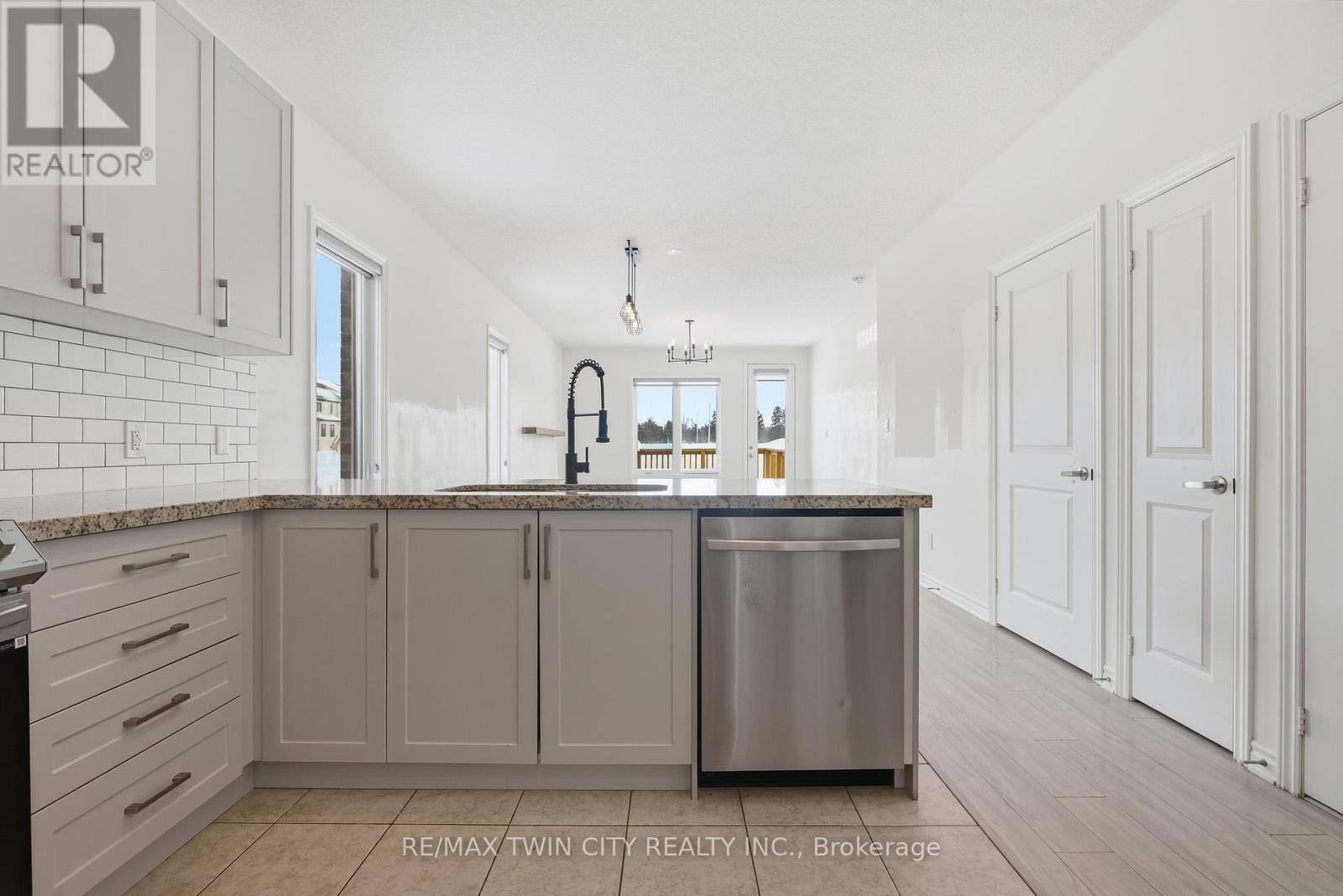 43 Harvest Avenue, Tillsonburg, Ontario  N4G 0H9 - Photo 14 - X12891408