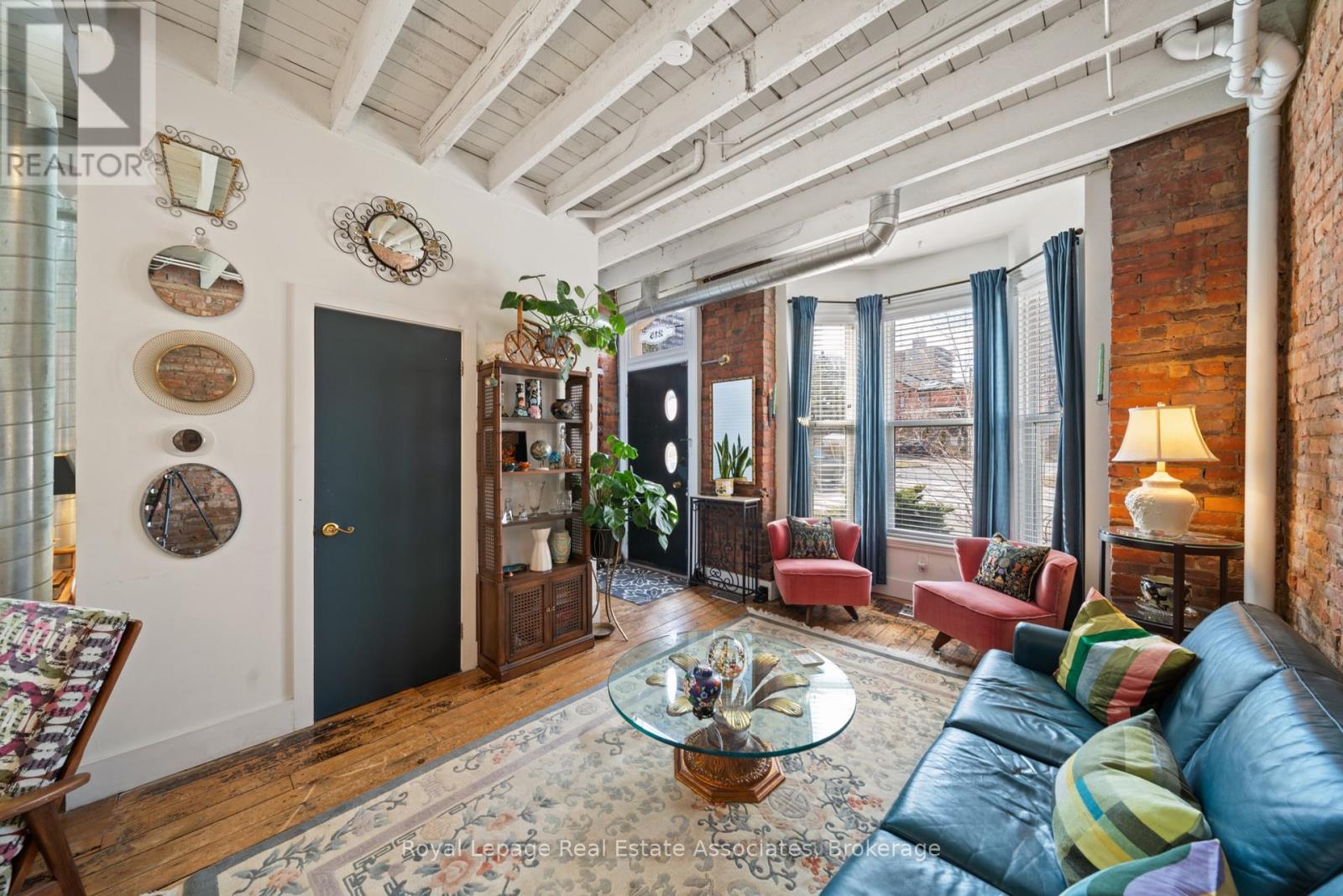 215 Ferguson Avenue S, Hamilton (Corktown), Ontario  L8N 2N2 - Photo 3 - X12891476