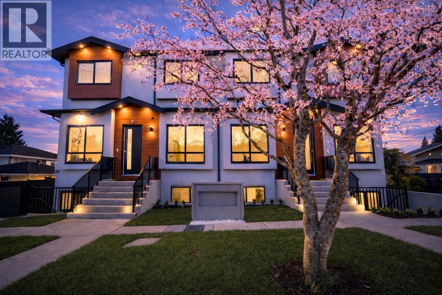 1 6692 NAPIER STREET, Burnaby, British Columbia