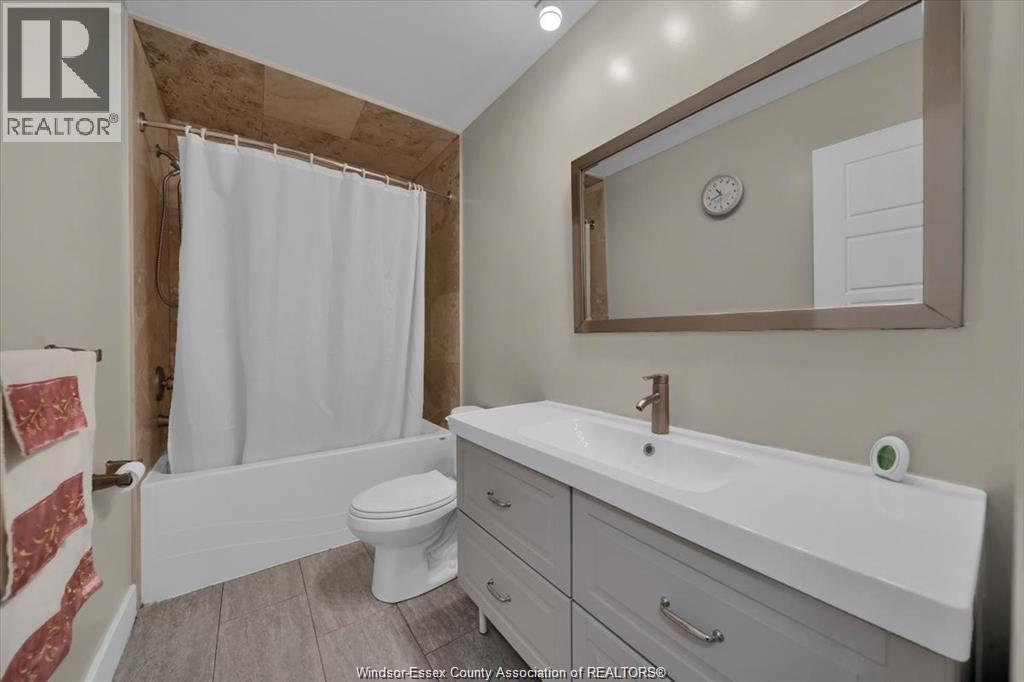 9940 Forest Glade Court, Windsor, Ontario  N8R 1W7 - Photo 10 - 26005574