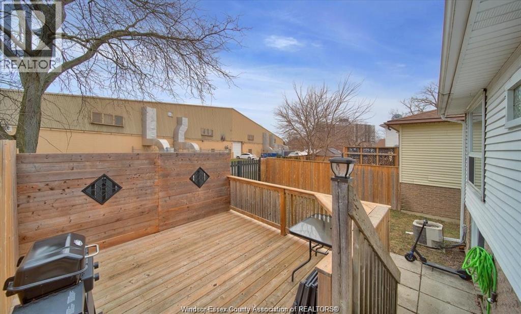 9940 Forest Glade Court, Windsor, Ontario  N8R 1W7 - Photo 18 - 26005574