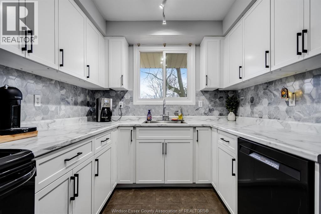 192 Owenwood, Kingsville, Ontario  N9Y 3L2 - Photo 5 - 26005573