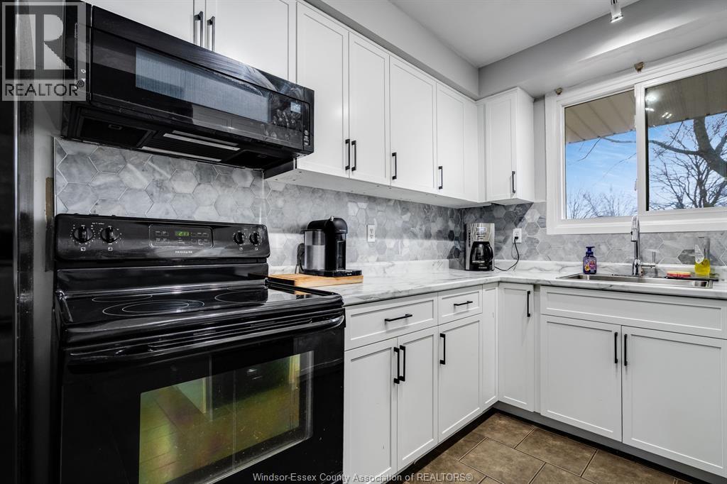 192 Owenwood, Kingsville, Ontario  N9Y 3L2 - Photo 6 - 26005573