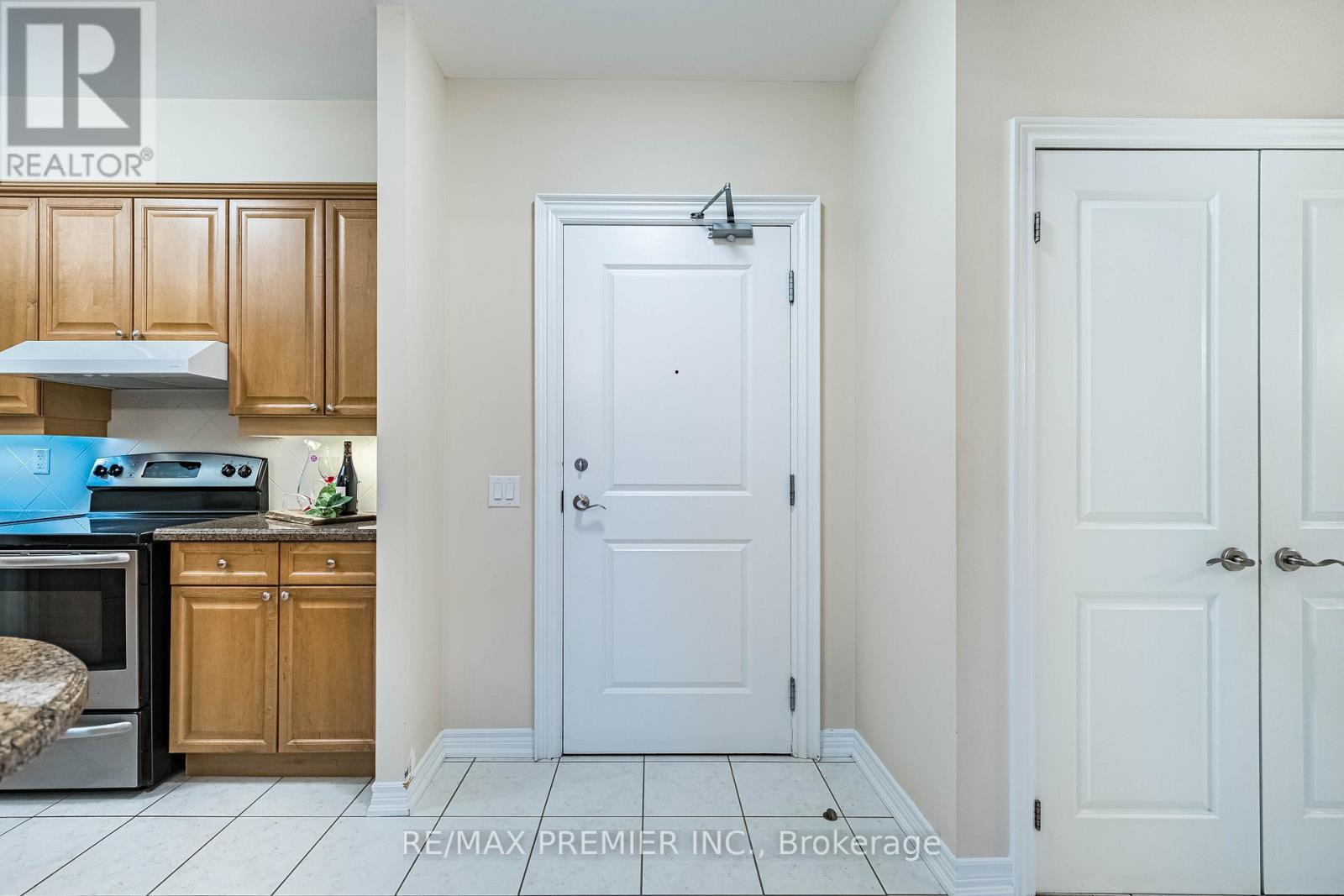 Unit 6 - 9519 Keele Street, Vaughan, Ontario  L6A 4A2 - Photo 10 - N12882936