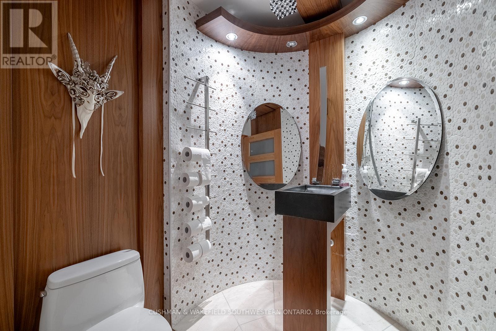 Photo 18 of 35 for 60 Sir Robert Place