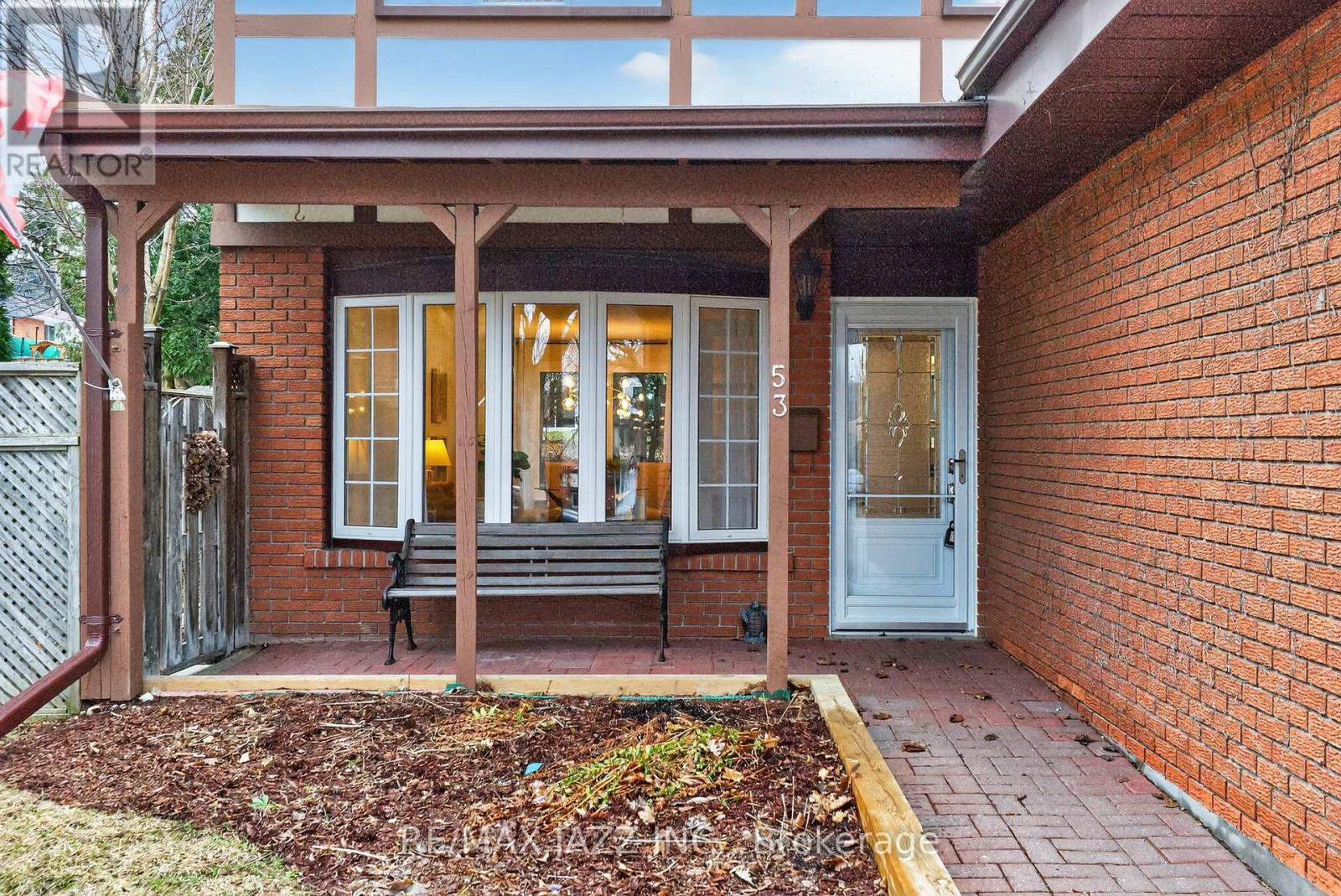 53 Oakdale Drive, Oshawa, Ontario  L1H 6W9 - Photo 4 - E12891678