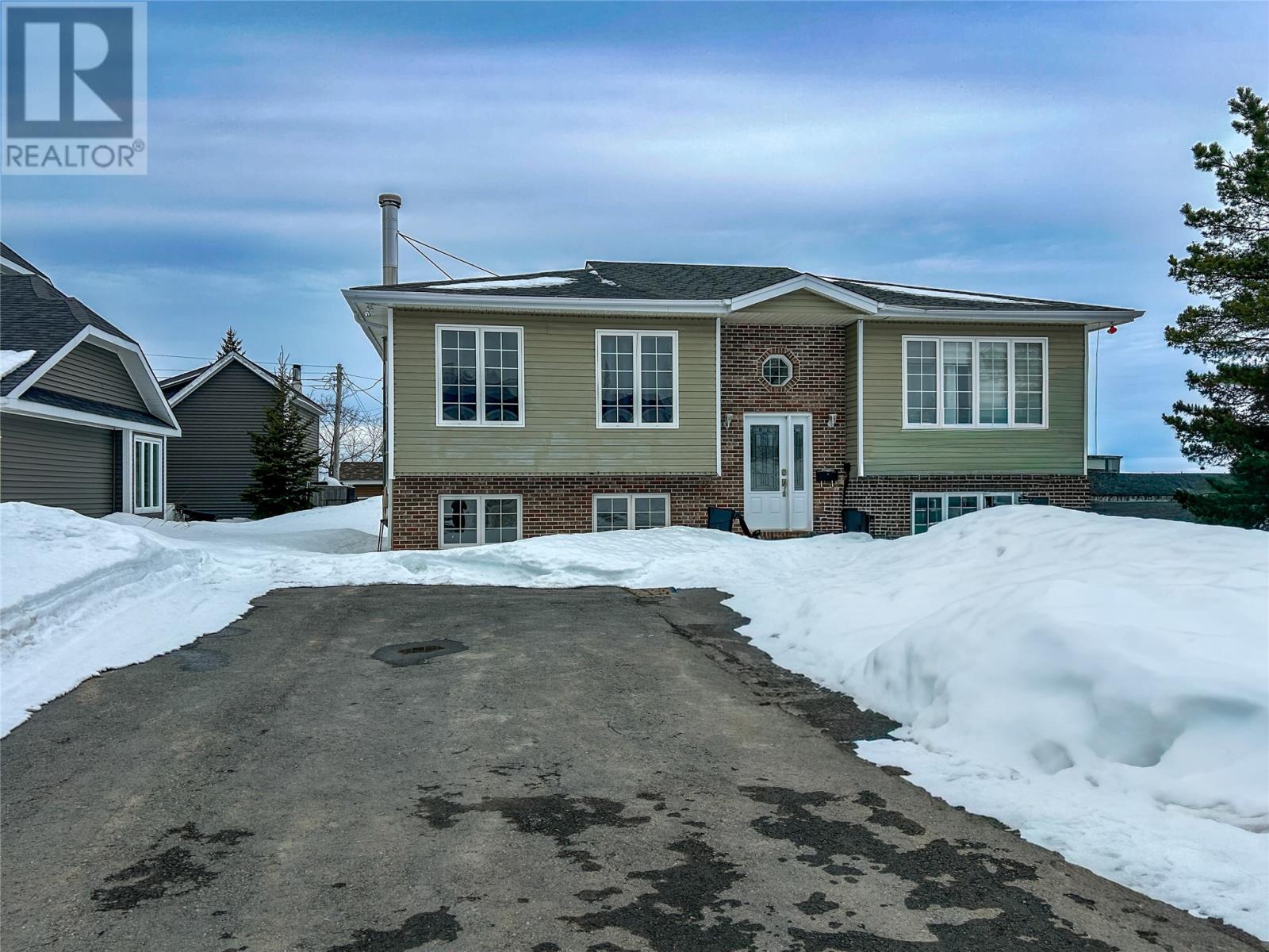 2 Henley Street, Gander, Newfoundland & Labrador