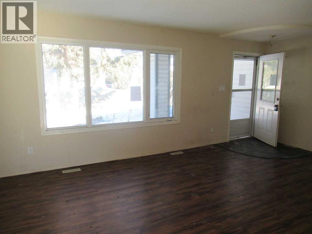 9811 80 Avenue, Grande Prairie, Alberta  T8V 3S5 - Photo 5 - A2291541