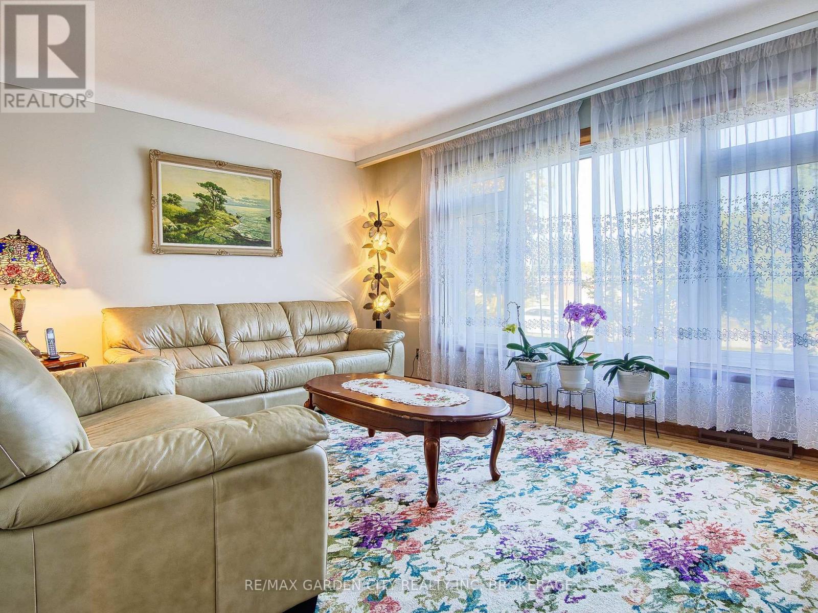 4095 Montcalm Crescent, Niagara Falls, Ontario  L2G 6M1 - Photo 10 - X12891566