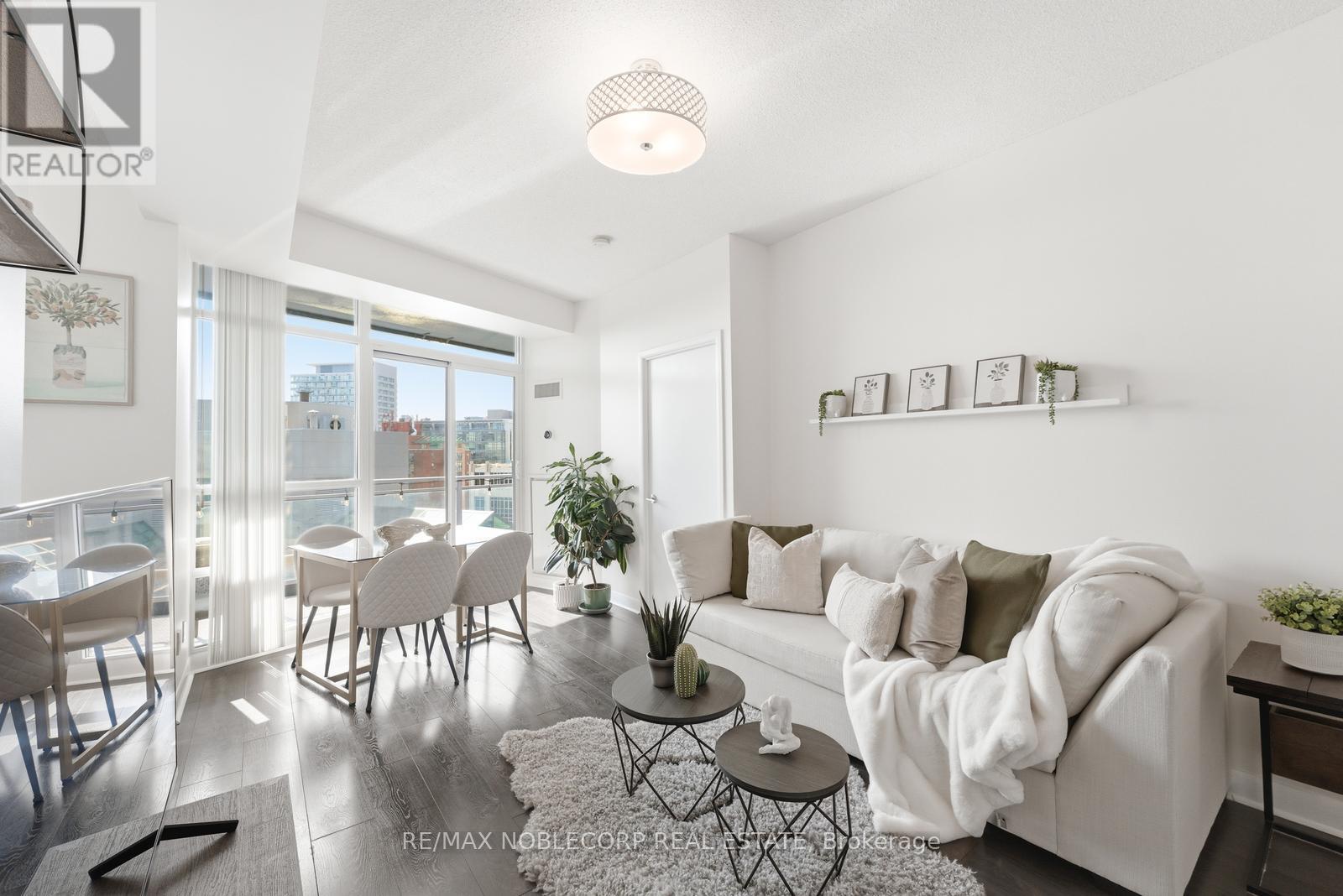 1106 - 15 BRUYERES MEWS, Toronto, Ontario