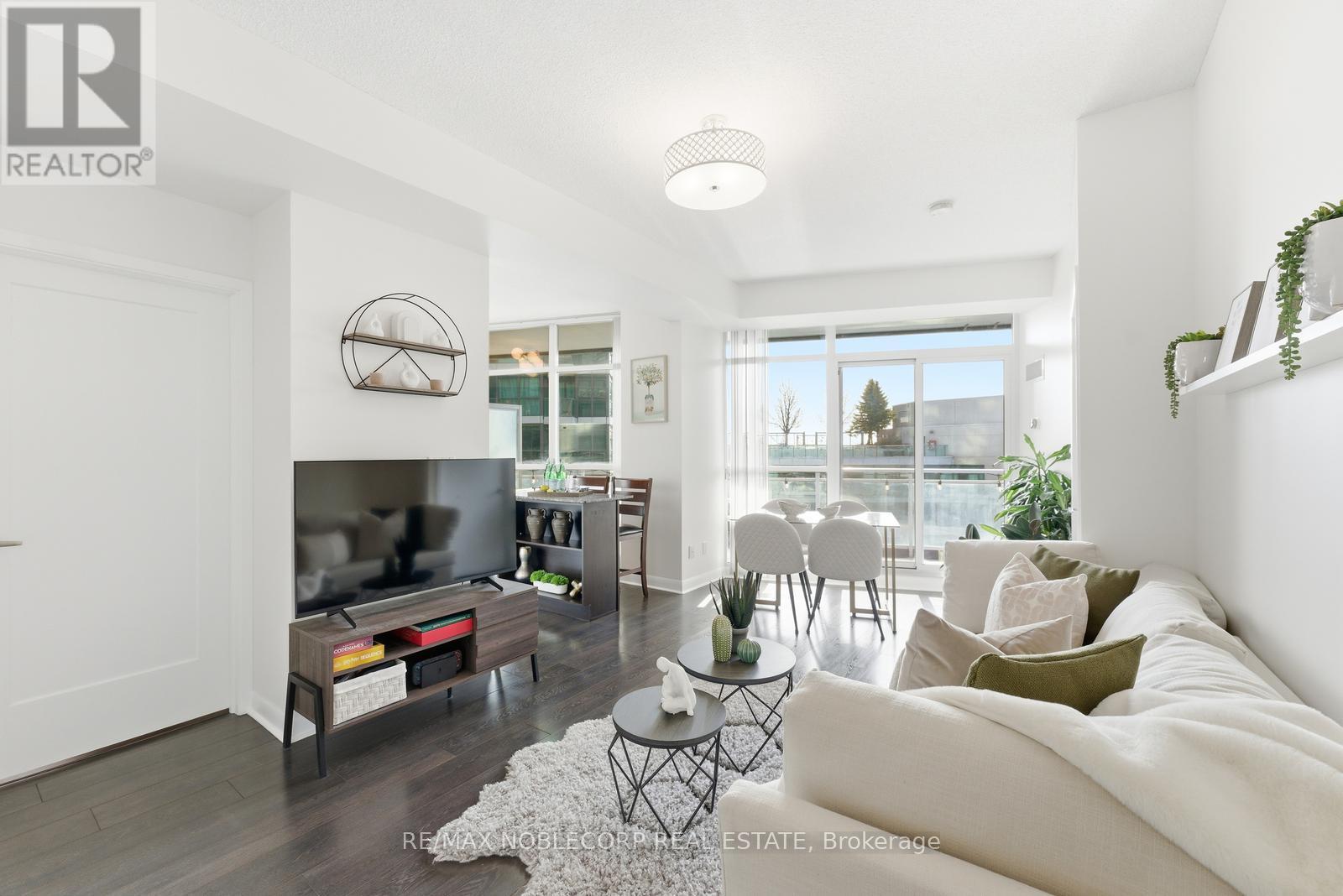 1106 - 15 Bruyeres Mews, Toronto, Ontario  M5V 0A7 - Photo 8 - C12874304