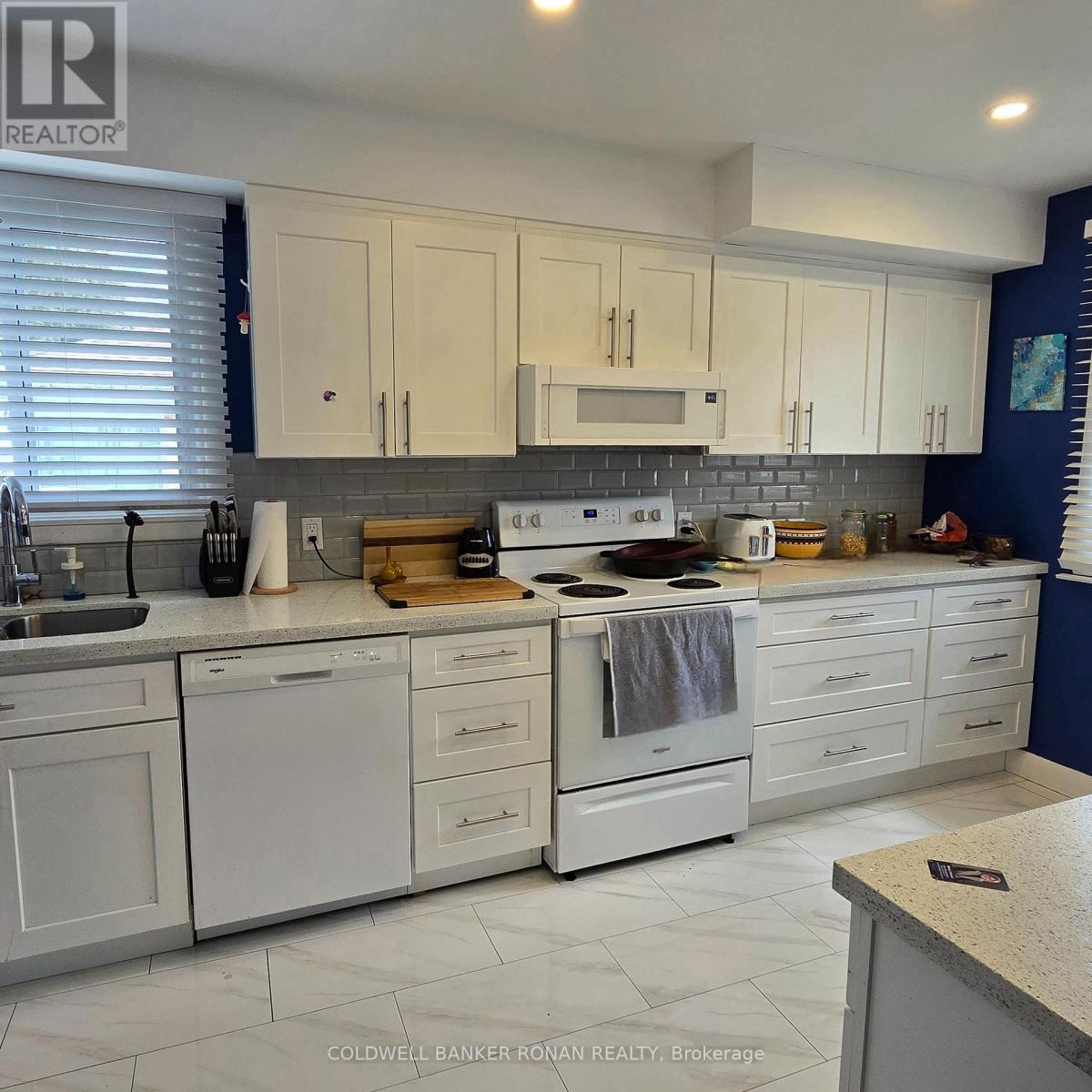 44 Elm Street, New Tecumseth, Ontario  L9R 1M7 - Photo 3 - N12890420