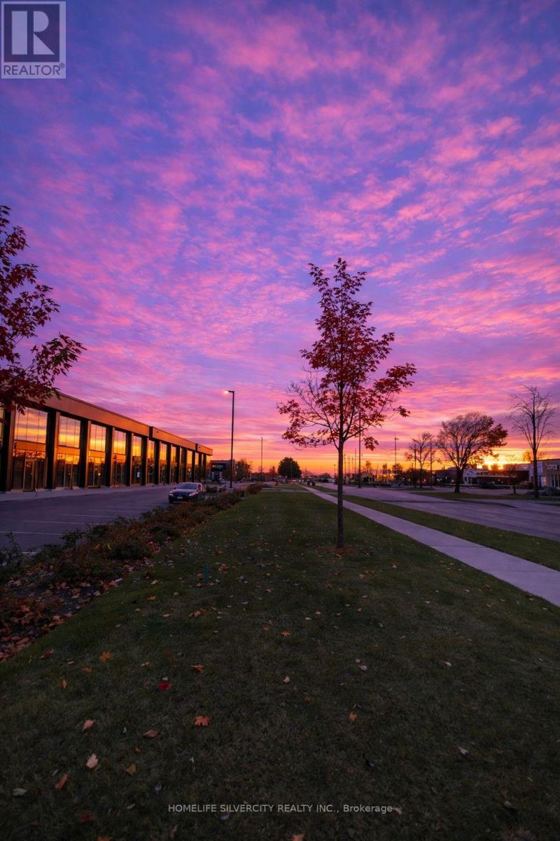 27 - 530 Speers Road, Oakville, Ontario  L6K 2G3 - Photo 10 - W12726144