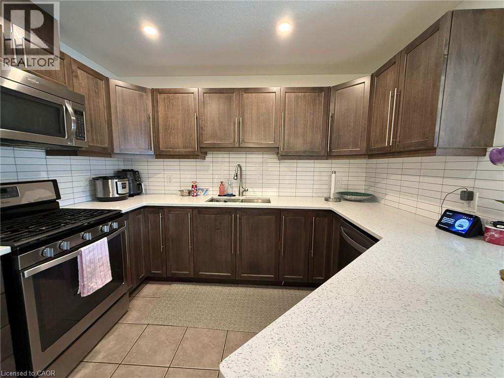 174 Templewood Drive, Kitchener, Ontario  N2R 0H5 - Photo 2 - 40812717