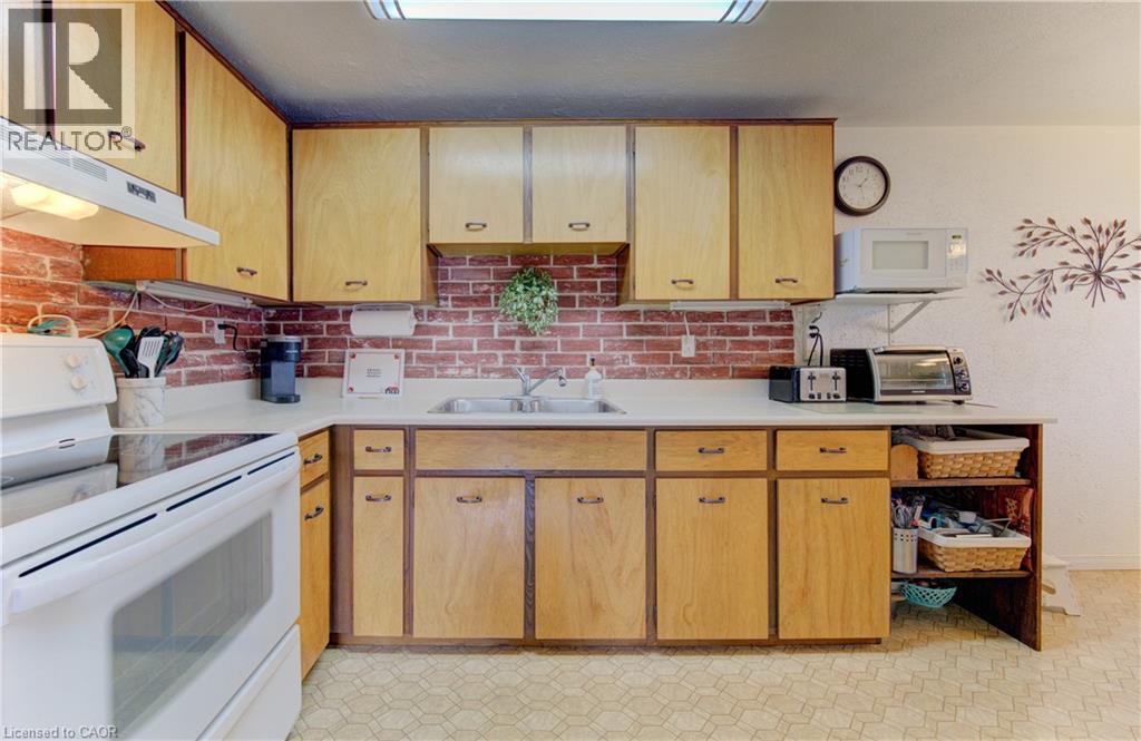 187 Traynor Avenue, Kitchener, Ontario  N2C 1W4 - Photo 13 - 40808070