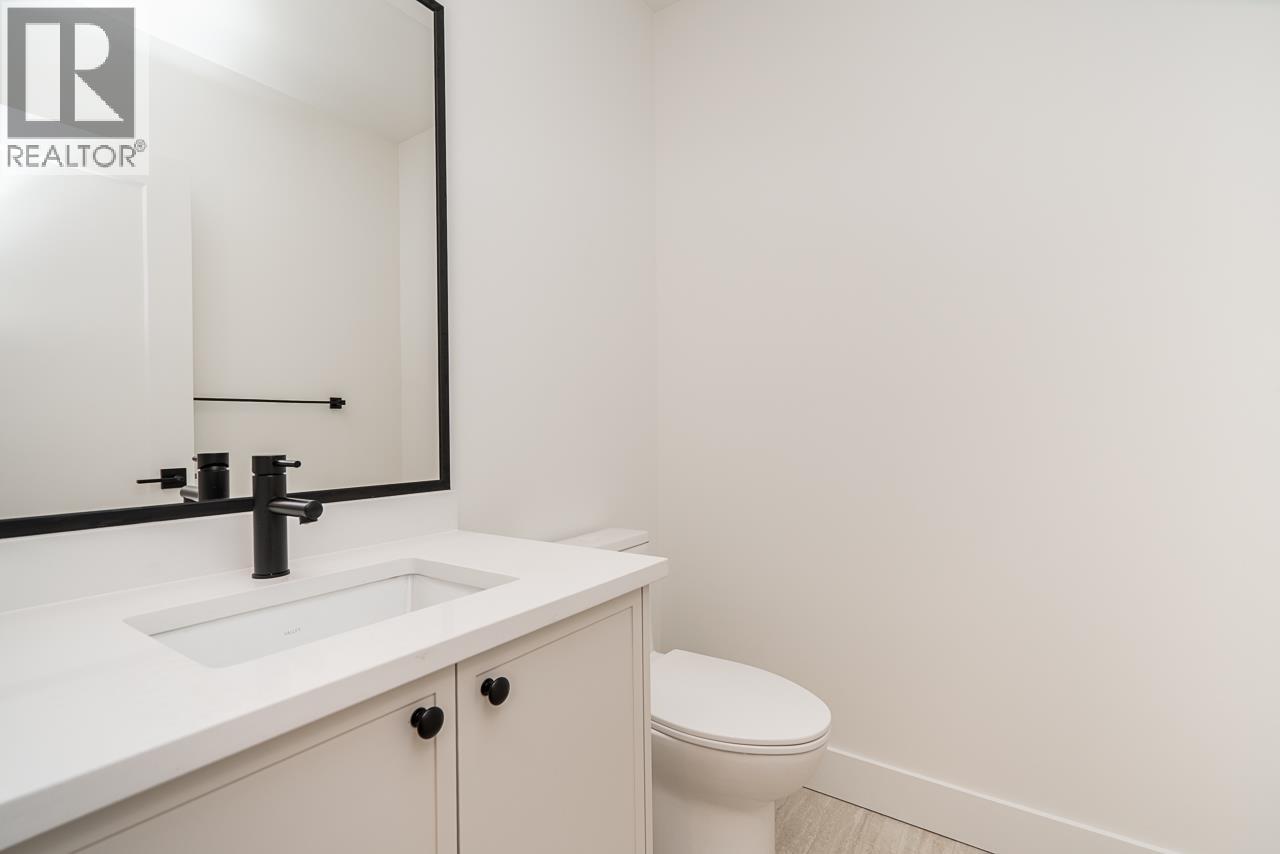 128 N Grosvenor Avenue, Burnaby, British Columbia  V5B 1J2 - Photo 13 - R3086163