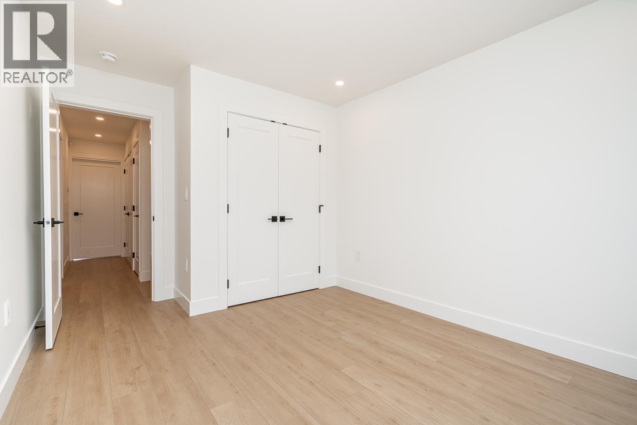 128 N Grosvenor Avenue, Burnaby, British Columbia  V5B 1J2 - Photo 21 - R3086163