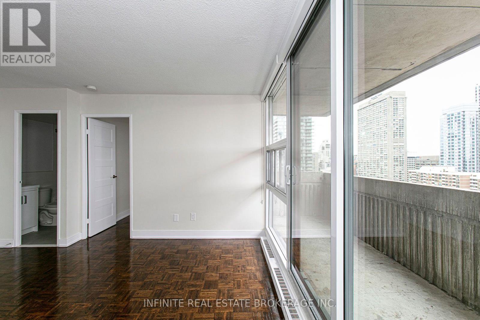 814 - 33 Isabella Street, Toronto, Ontario  M4Y 2P7 - Photo 5 - C12891560