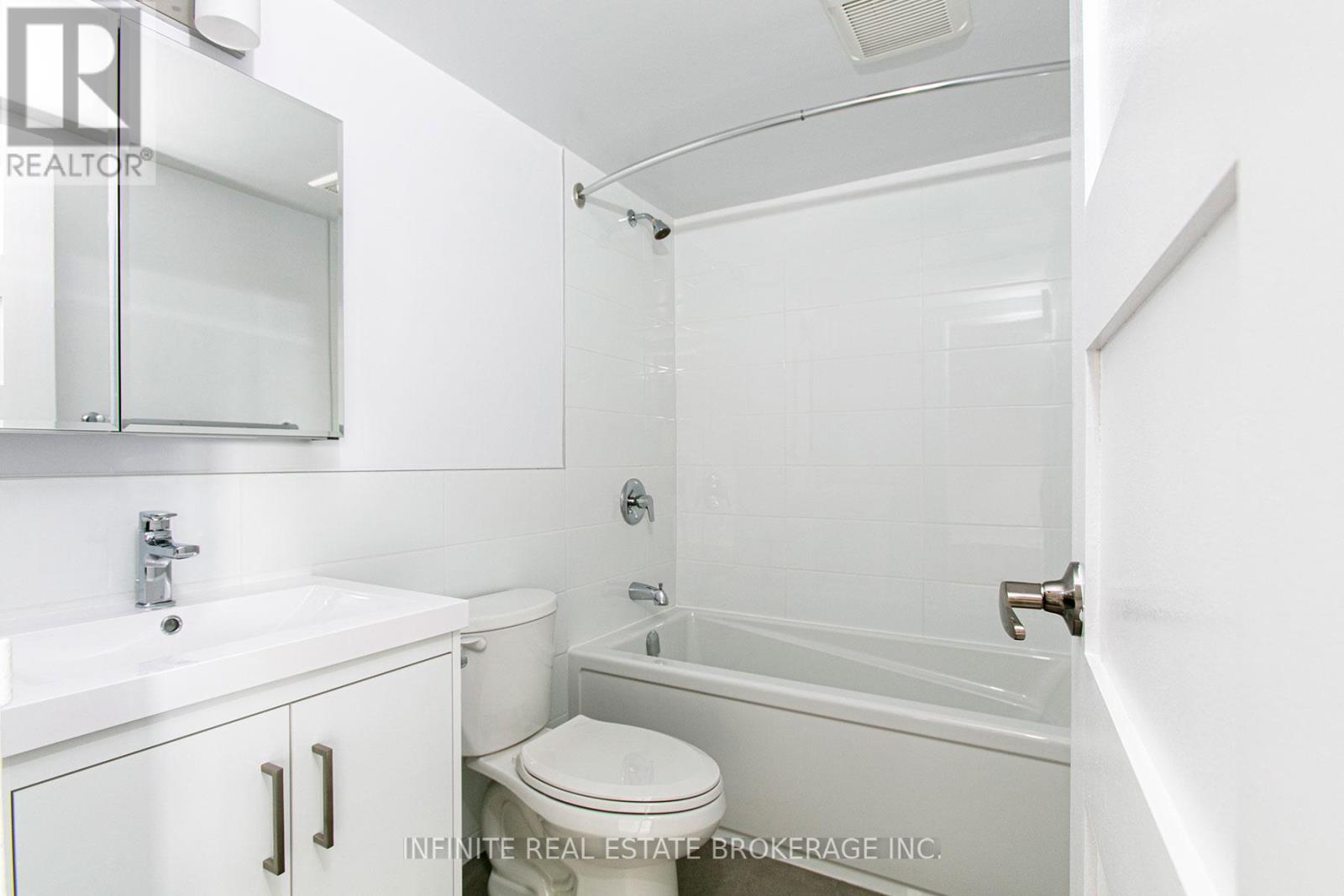 814 - 33 Isabella Street, Toronto, Ontario  M4Y 2P7 - Photo 7 - C12891560