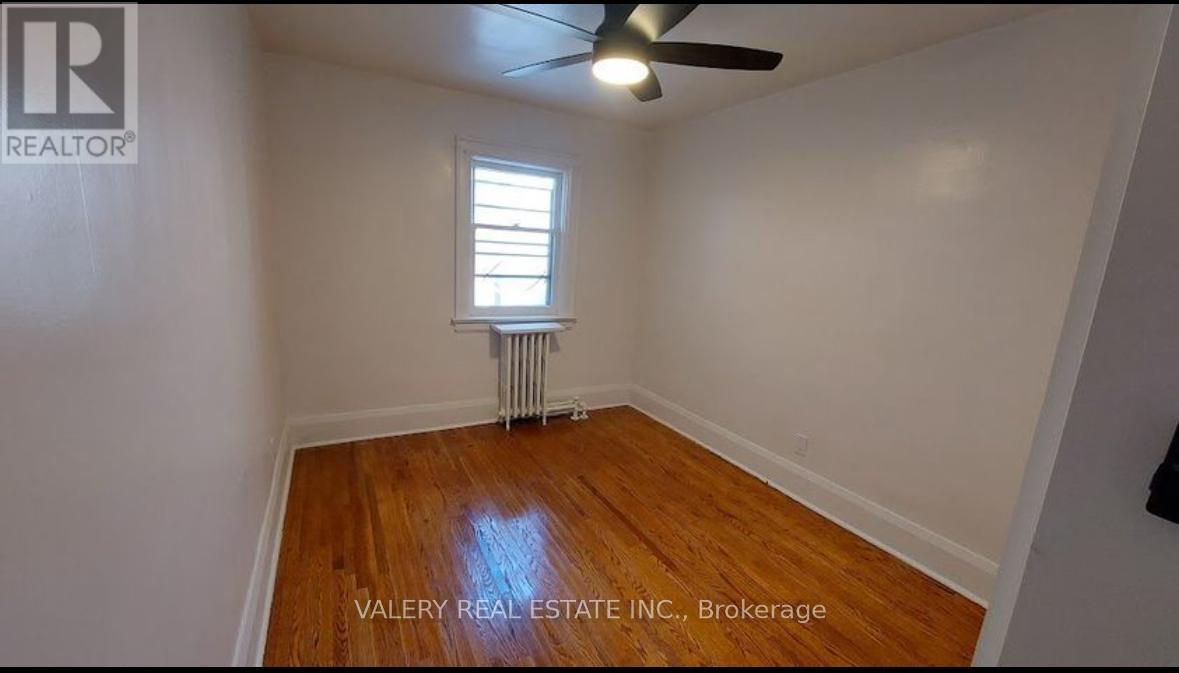 130 Glengarry Avenue, Toronto, Ontario  M5M 1E2 - Photo 4 - C12891578