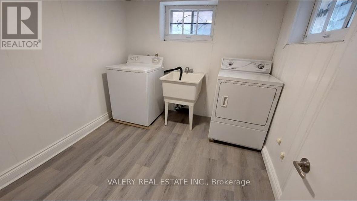 130 Glengarry Avenue, Toronto, Ontario  M5M 1E2 - Photo 6 - C12891578