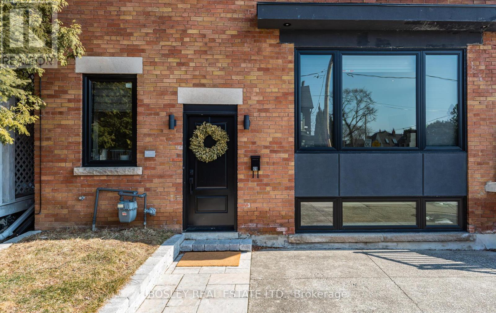 69 GREENSIDES AVENUE, Toronto, Ontario