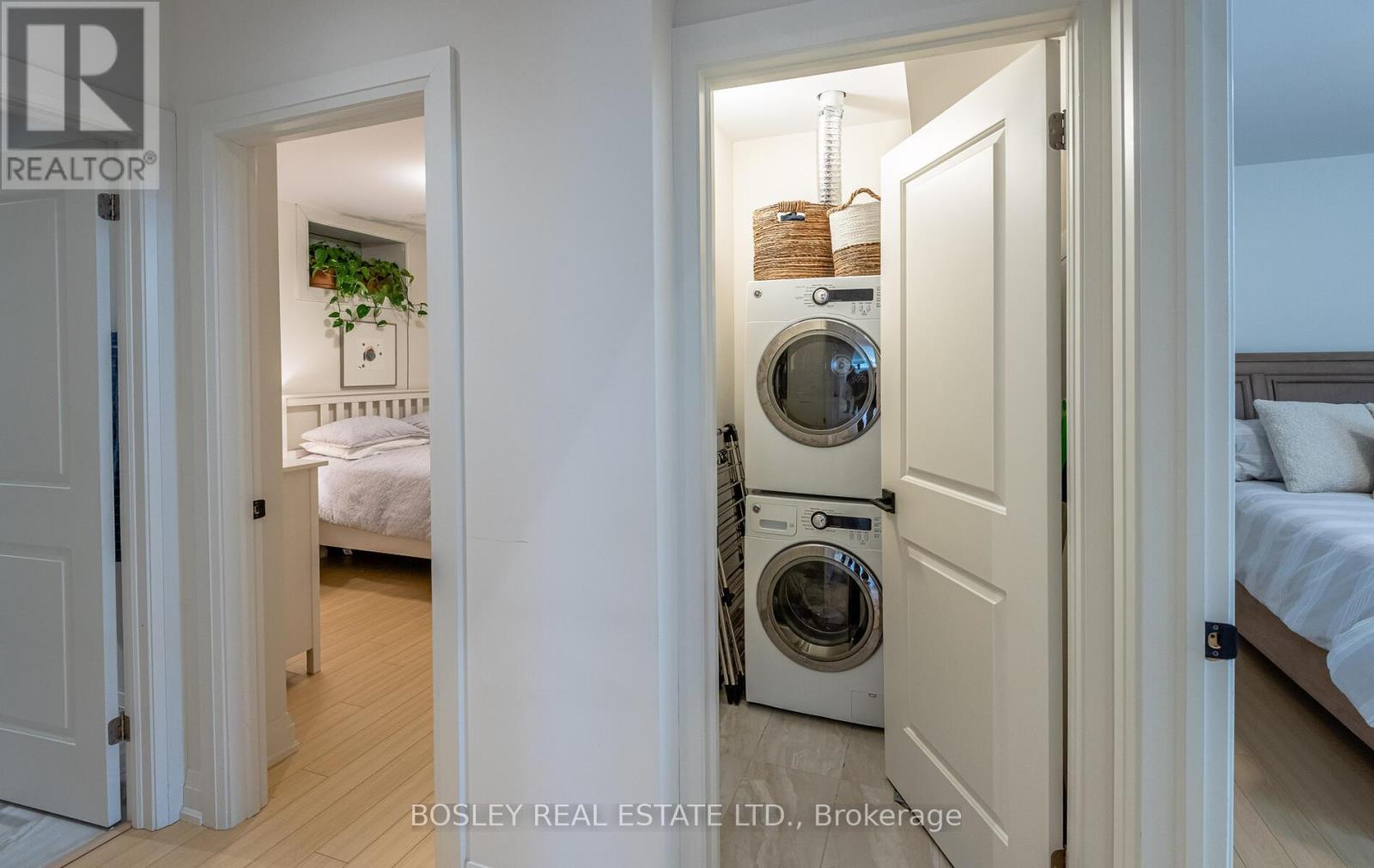 69 Greensides Avenue, Toronto, Ontario  M6G 3P8 - Photo 15 - C12891628