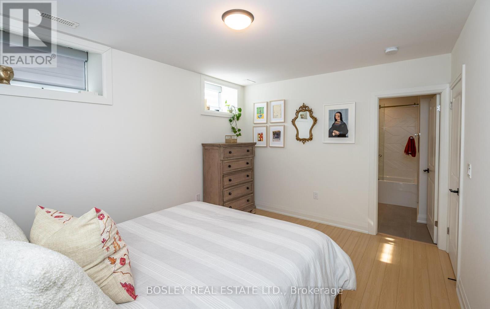 69 Greensides Avenue, Toronto, Ontario  M6G 3P8 - Photo 17 - C12891628