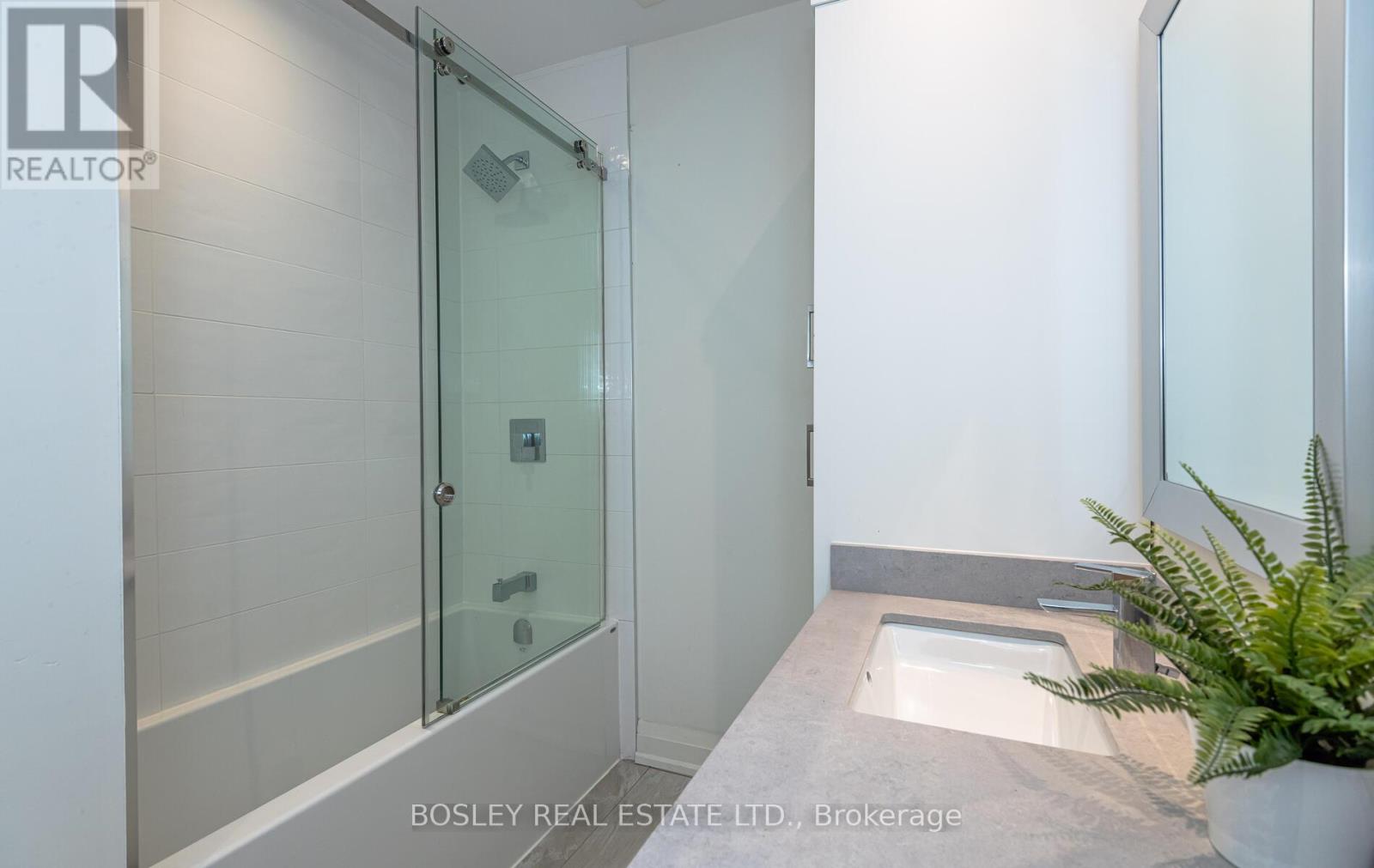 69 Greensides Avenue, Toronto, Ontario  M6G 3P8 - Photo 22 - C12891628