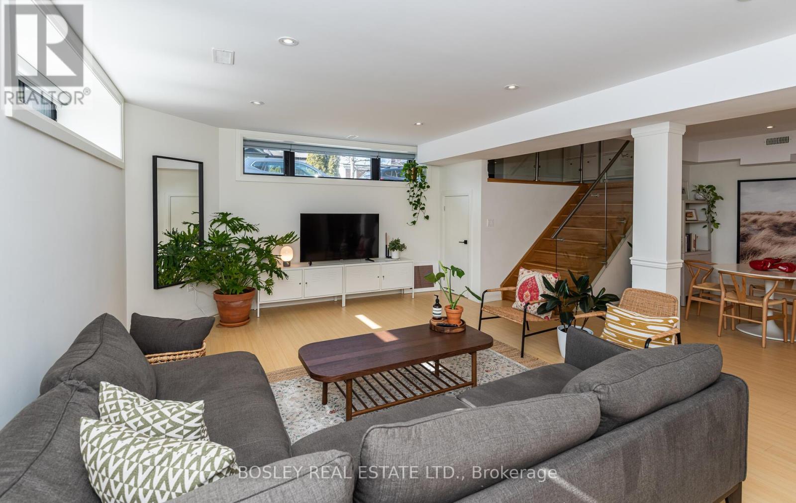 69 Greensides Avenue, Toronto, Ontario  M6G 3P8 - Photo 7 - C12891628