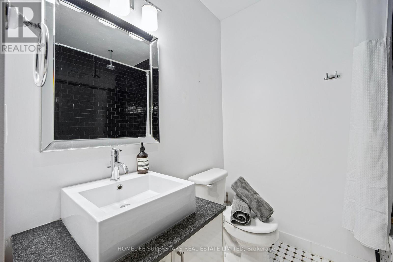 303 - 60 Bathurst Street, Toronto, Ontario  M5V 2P4 - Photo 13 - C12891672