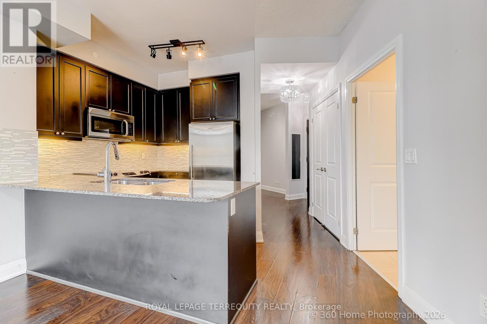 1006 - 25 Fontenay Court S, Toronto, Ontario  M9A 0C4 - Photo 17 - W12846492