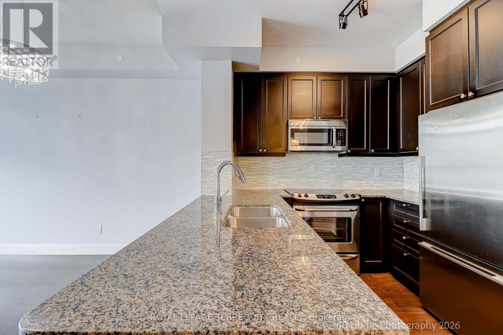 1006 - 25 Fontenay Court S, Toronto, Ontario  M9A 0C4 - Photo 16 - W12846492