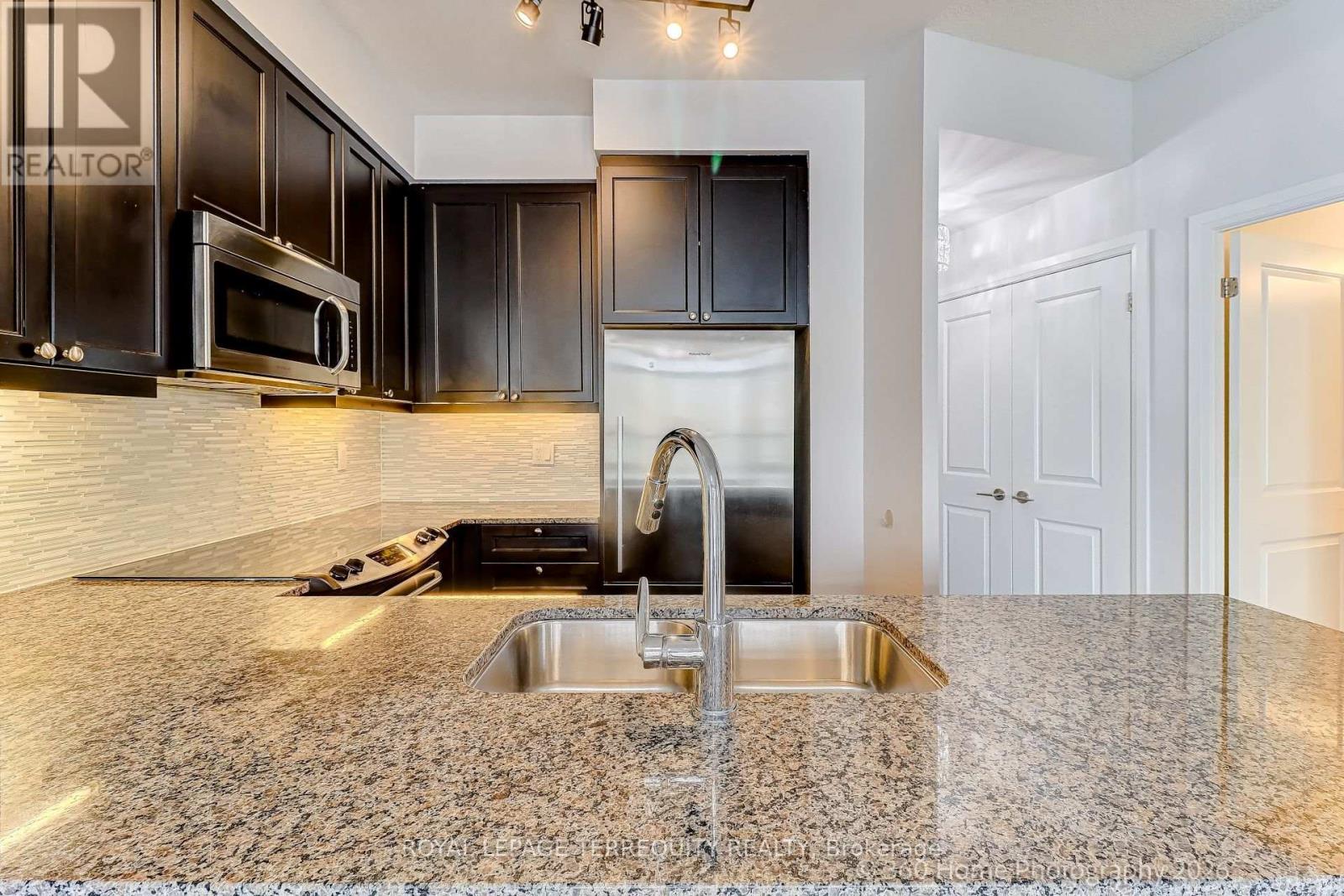 1006 - 25 Fontenay Court S, Toronto, Ontario  M9A 0C4 - Photo 20 - W12846492