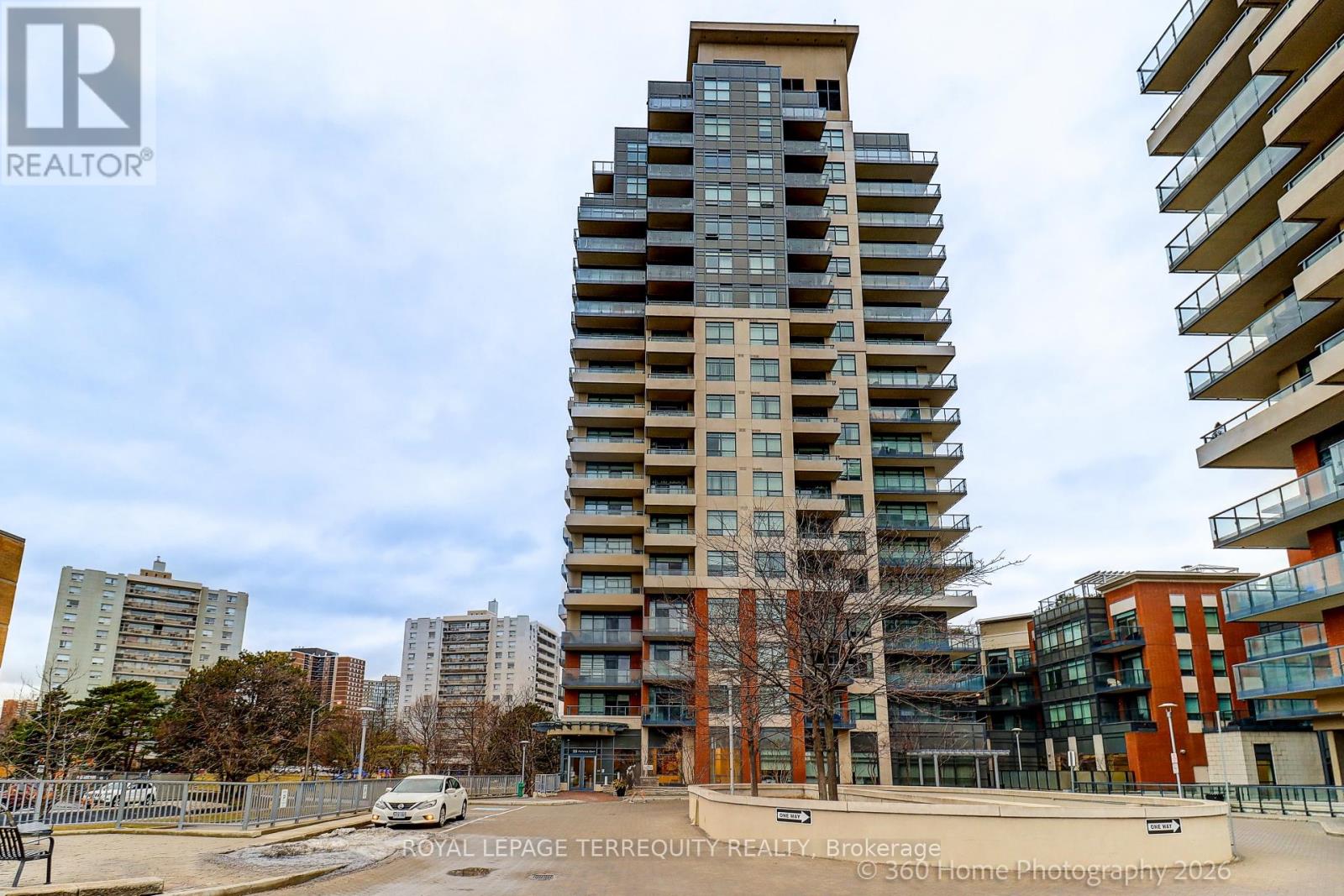 1006 - 25 Fontenay Court S, Toronto, Ontario  M9A 0C4 - Photo 2 - W12846492