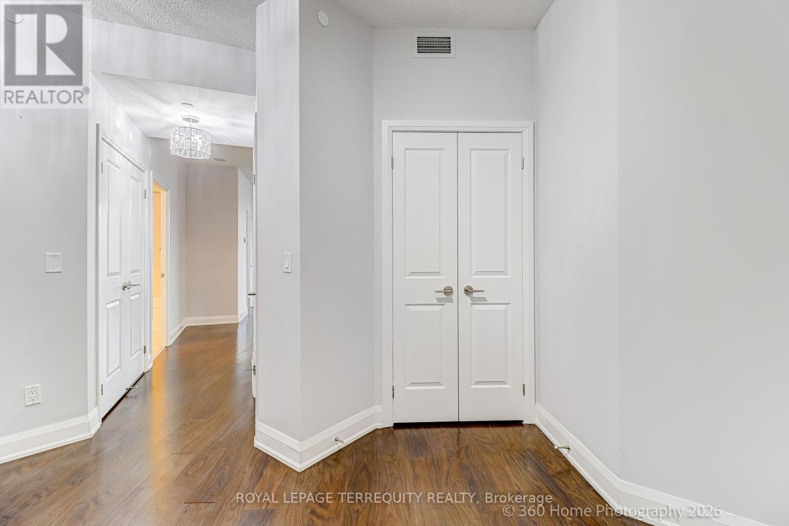 1006 - 25 Fontenay Court S, Toronto, Ontario  M9A 0C4 - Photo 9 - W12846492