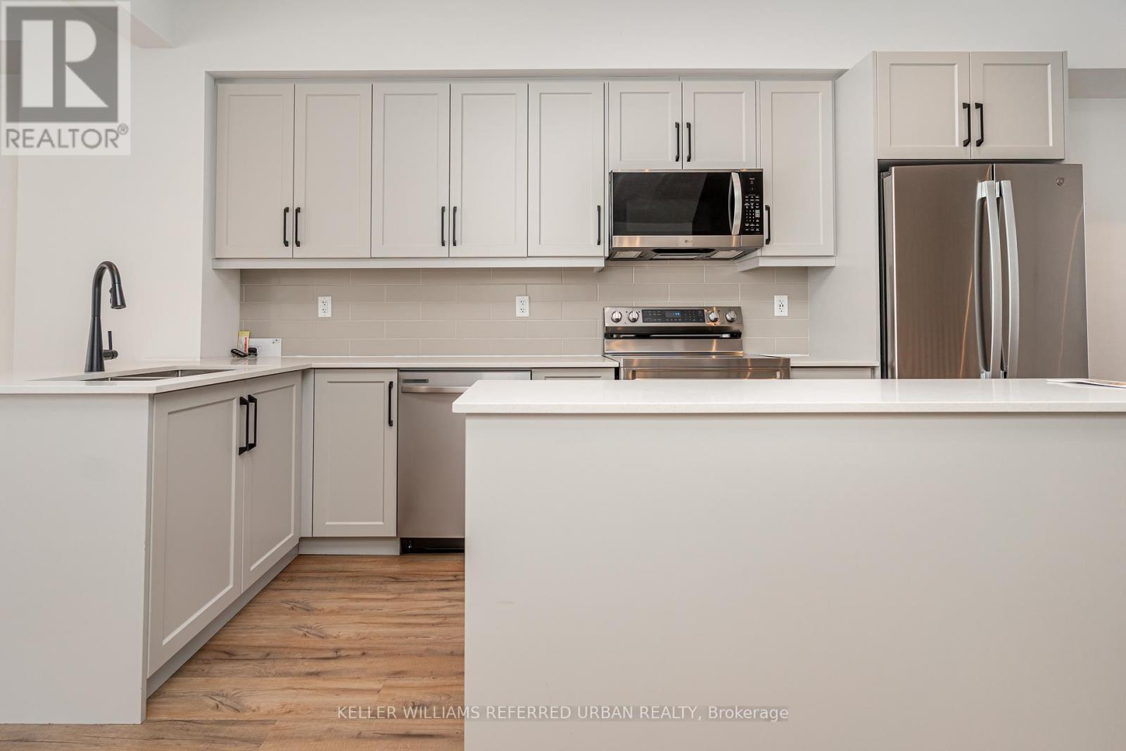 99 - 155 Equestrian Way, Cambridge, Ontario  N3E 0E8 - Photo 10 - X12867390