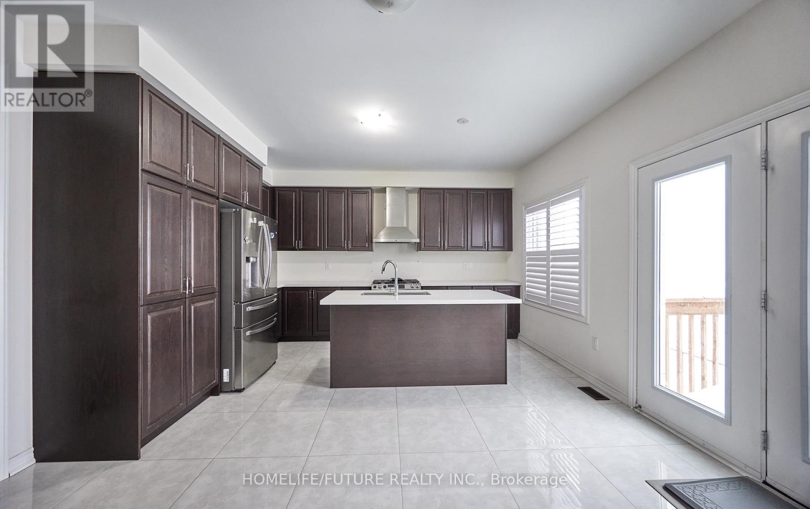 357 Danny Wheeler Boulevard, Georgina, Ontario  L4P 0K2 - Photo 19 - N12891558