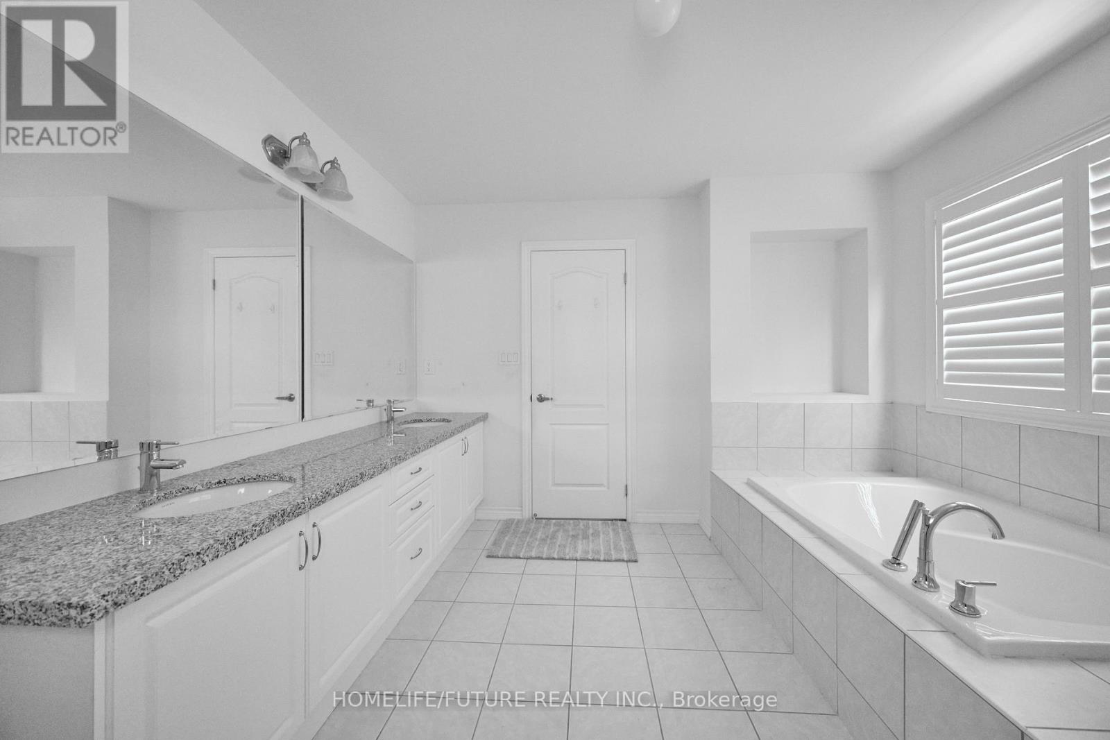 357 Danny Wheeler Boulevard, Georgina, Ontario  L4P 0K2 - Photo 43 - N12891558