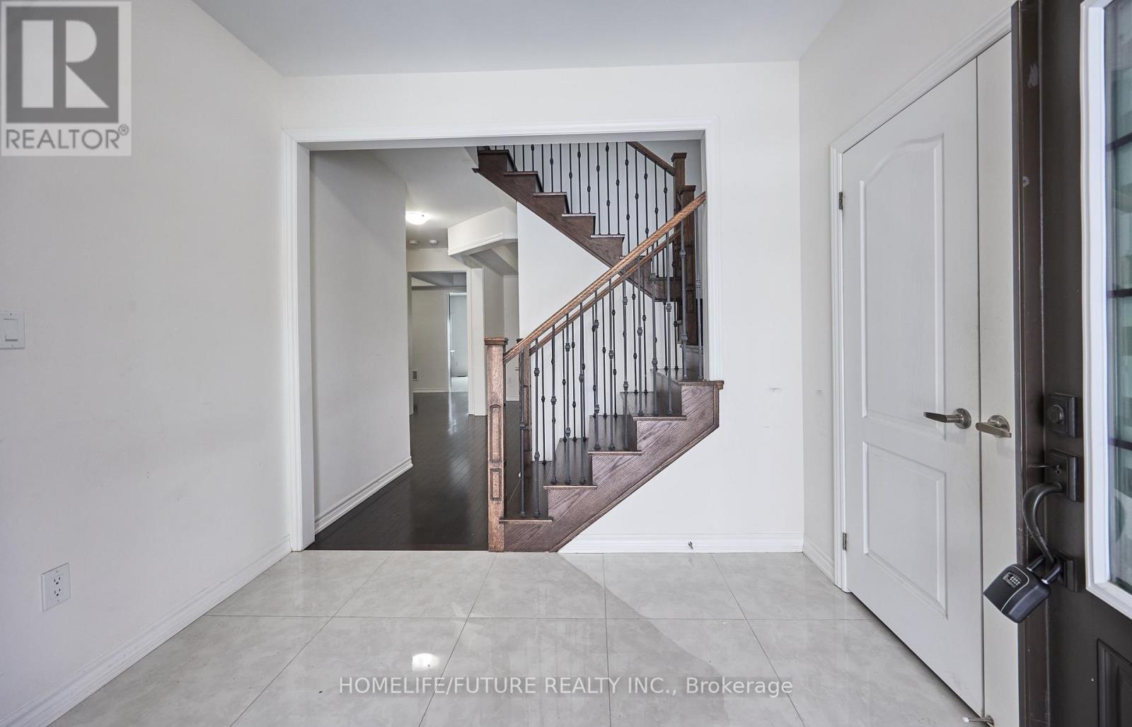 357 Danny Wheeler Boulevard, Georgina, Ontario  L4P 0K2 - Photo 9 - N12891558