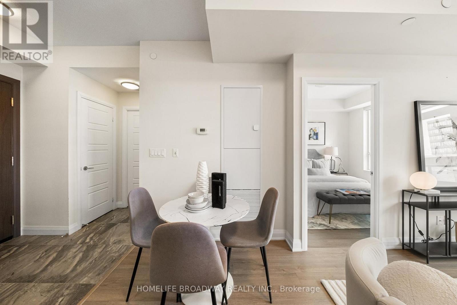 302 - 15 Water Walk Drive, Markham, Ontario  L6G 0G2 - Photo 13 - N12891606