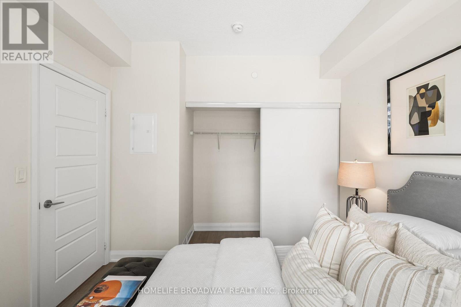 302 - 15 Water Walk Drive, Markham, Ontario  L6G 0G2 - Photo 18 - N12891606