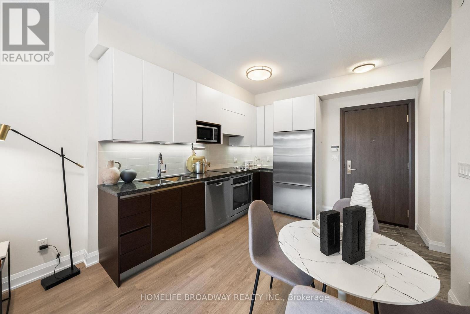 302 - 15 Water Walk Drive, Markham, Ontario  L6G 0G2 - Photo 7 - N12891606