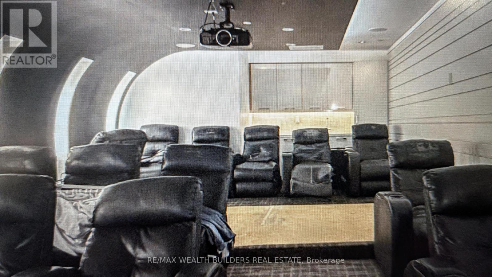 213 - 9471 Yonge Street, Richmond Hill, Ontario  L4C 0Z5 - Photo 24 - N12891662