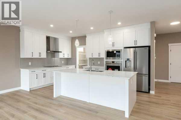 214 Monterey Bay Se, High River, Alberta  T1V 0J7 - Photo 7 - A2239242