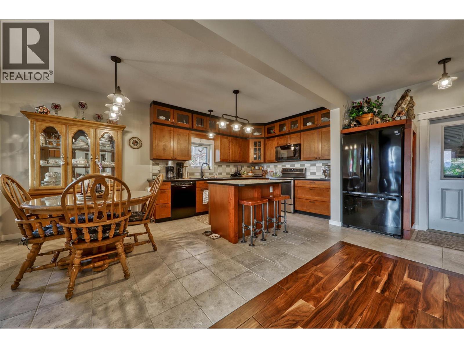 2770 Perris Road, Blind Bay, British Columbia  V0E 1H1 - Photo 5 - 10378080