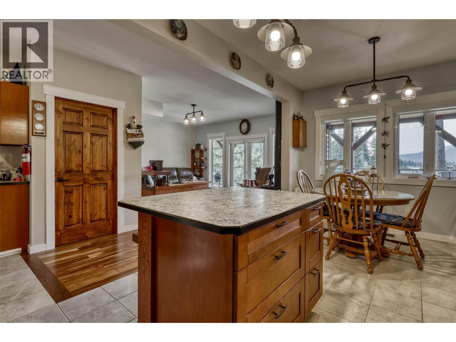 2770 Perris Road, Blind Bay, British Columbia  V0E 1H1 - Photo 8 - 10378080